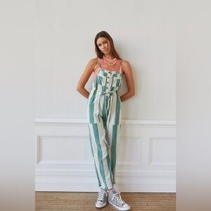 NWOT Green and White UO Bailey Linen Overalls Size XS